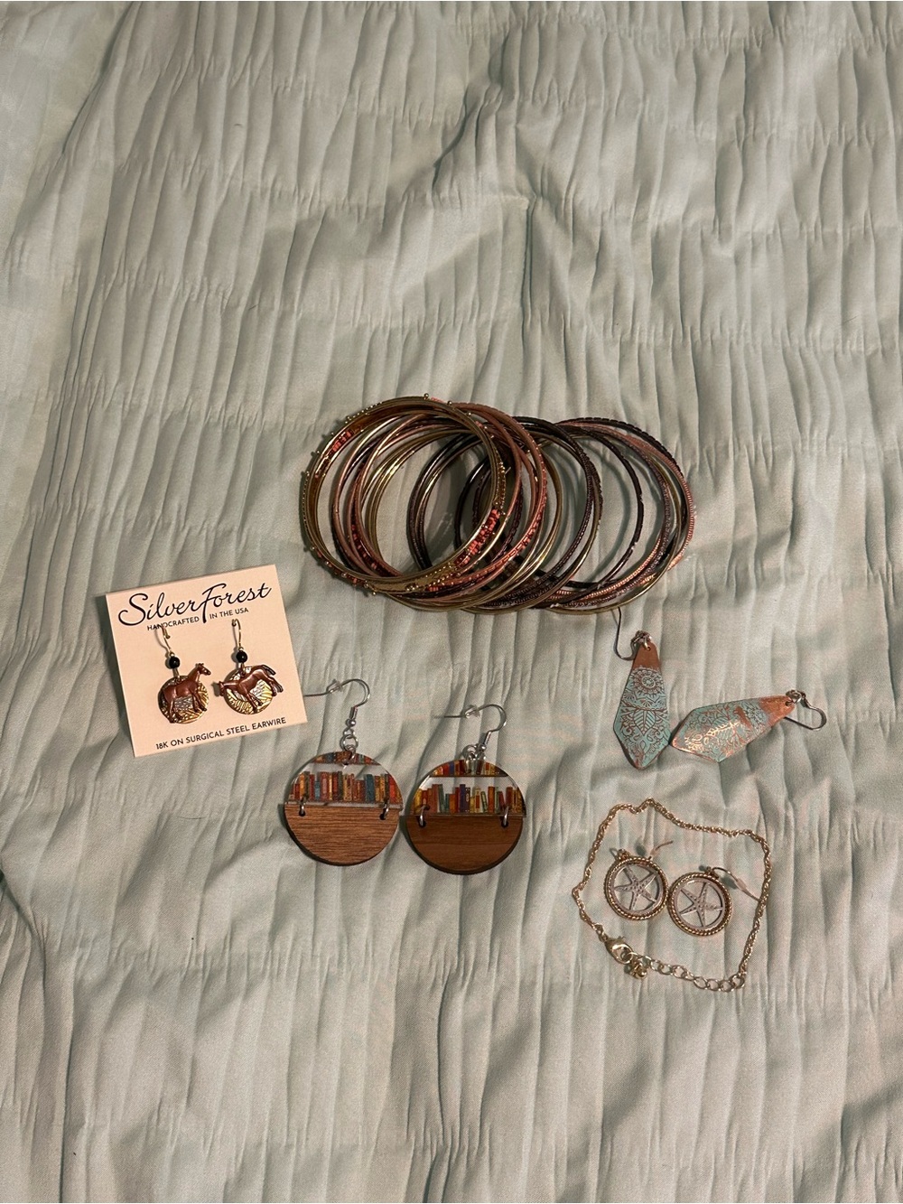 Bundle of jewelry